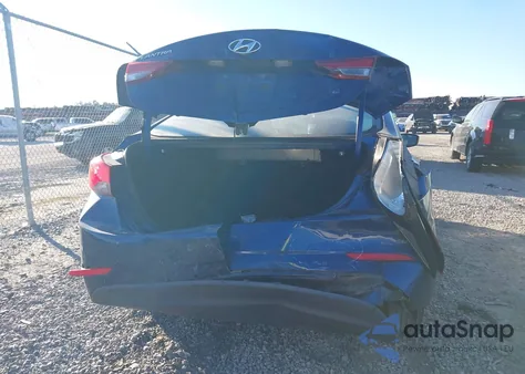 2015 Hyundai Elantra Se z USA, uszkodzony, nr VIN 5NPDH4AE4FH639716